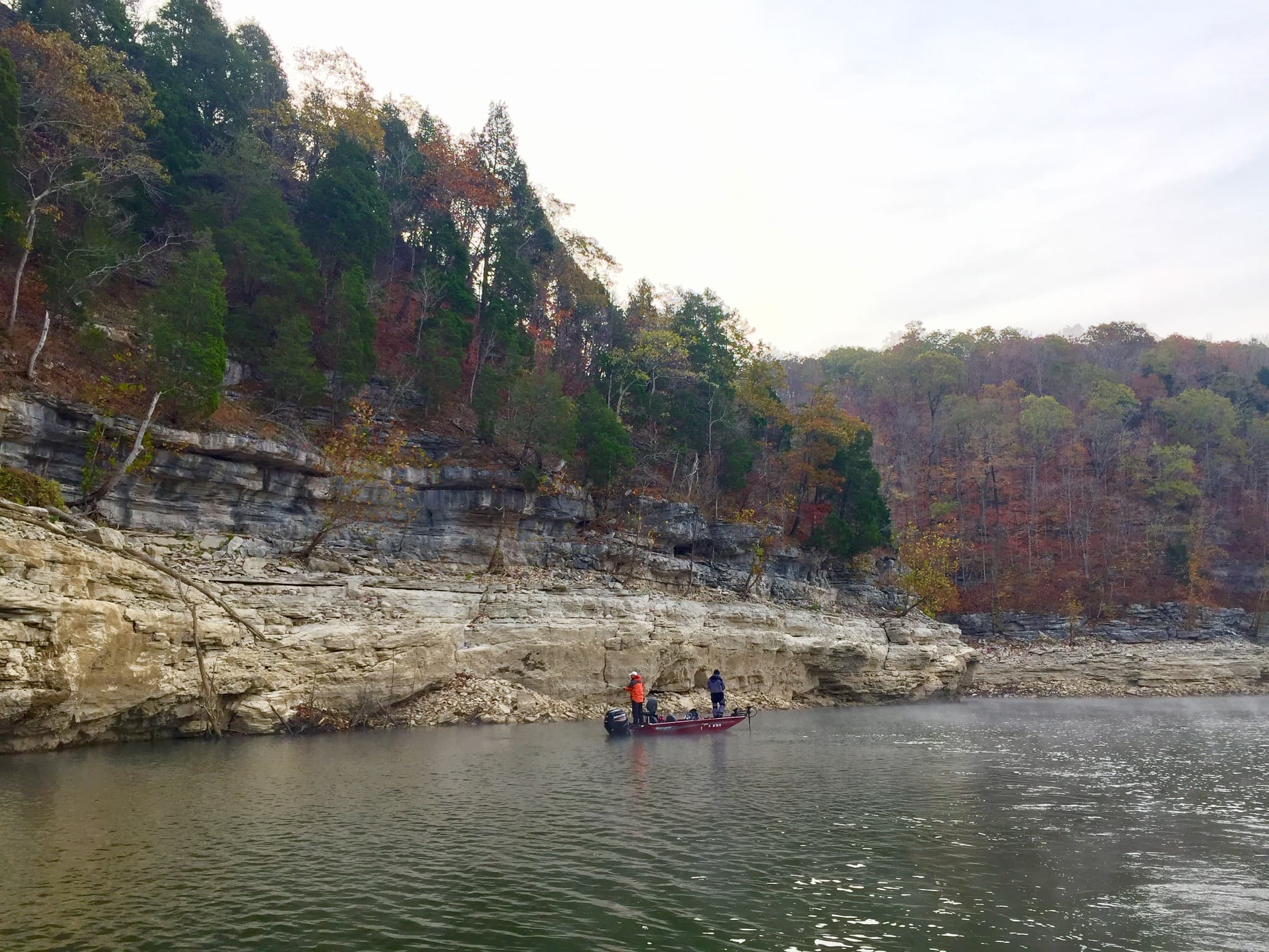 Bass fishing tournament action on Lake Cumberland
